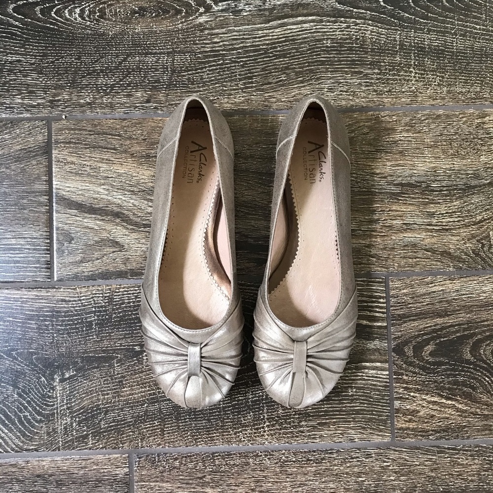 6/$20 + Clarks Artisan Collection Flats
